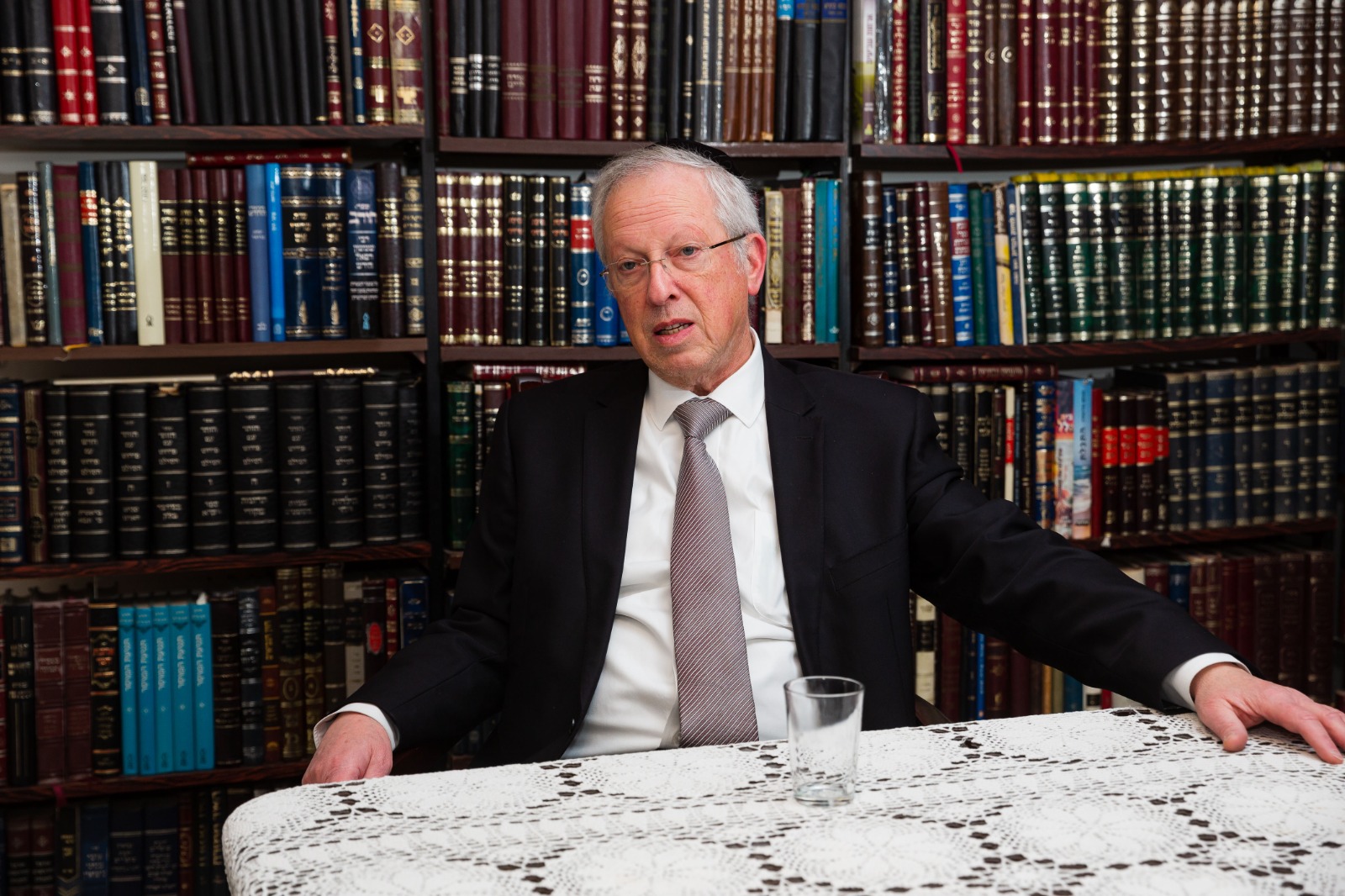 Read more about the article התוכחה נפרשת מול עינינו, האמנם?